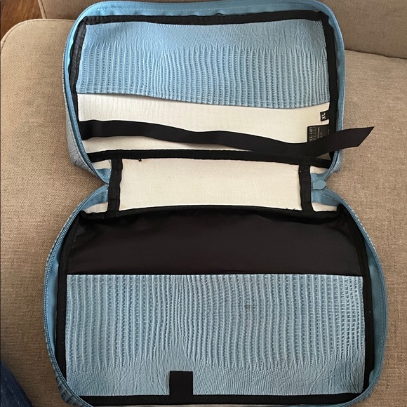 Light Blue Floral bible holder - Picture 2 of 4